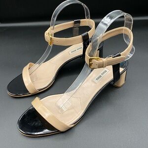 Miu Miu two-tone patent-leather sandals with a block heel. Size 40 / US 9.5